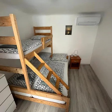 Hostel Piran بيت شباب