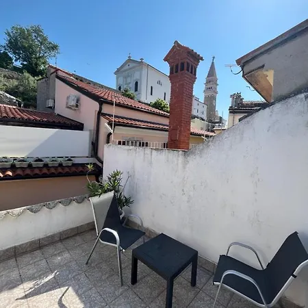 אכסניה Hostel Piran