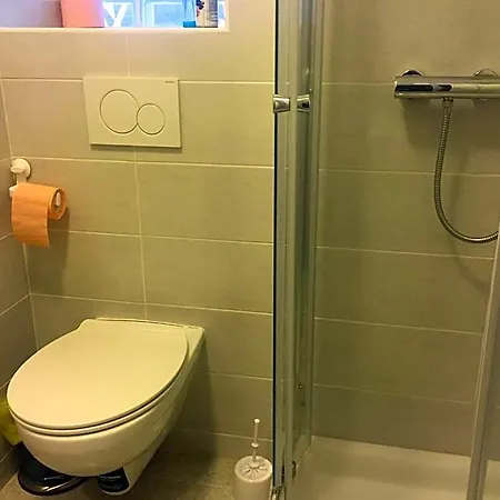 Hostel Piran بيت شباب بيران