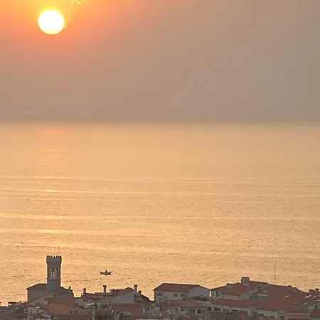 Hostel Piran بيت شباب بيران