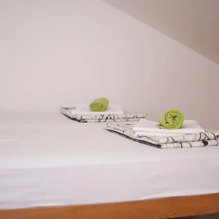 Hostel Piran * بيران